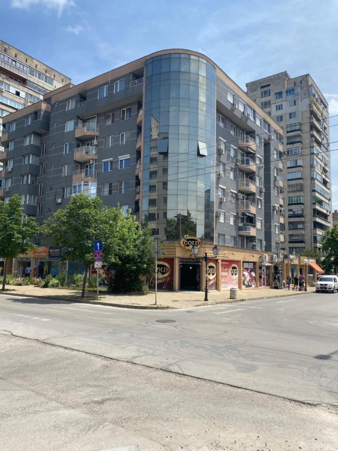 Iva Luxury Apartament Ruse Bagian luar foto